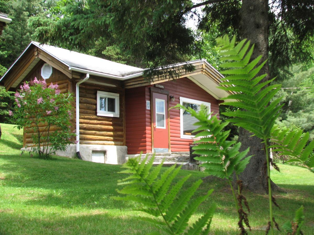 Kan-à-Mouche Pourvoirie Auberge et Chalets Saint-Michel Extérieur photo